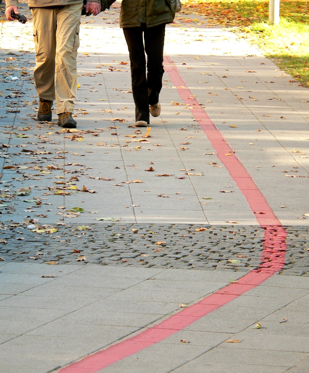 The Red Thread (Roter Faden)