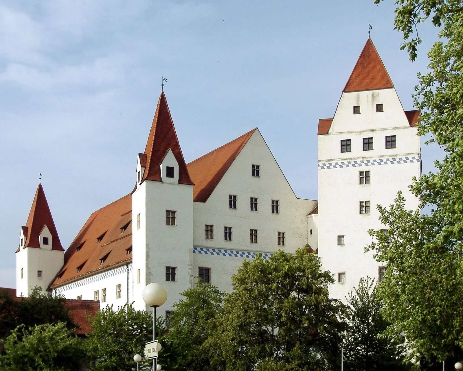 New Castle and Bavarian Army Museum (Neues Schloss)